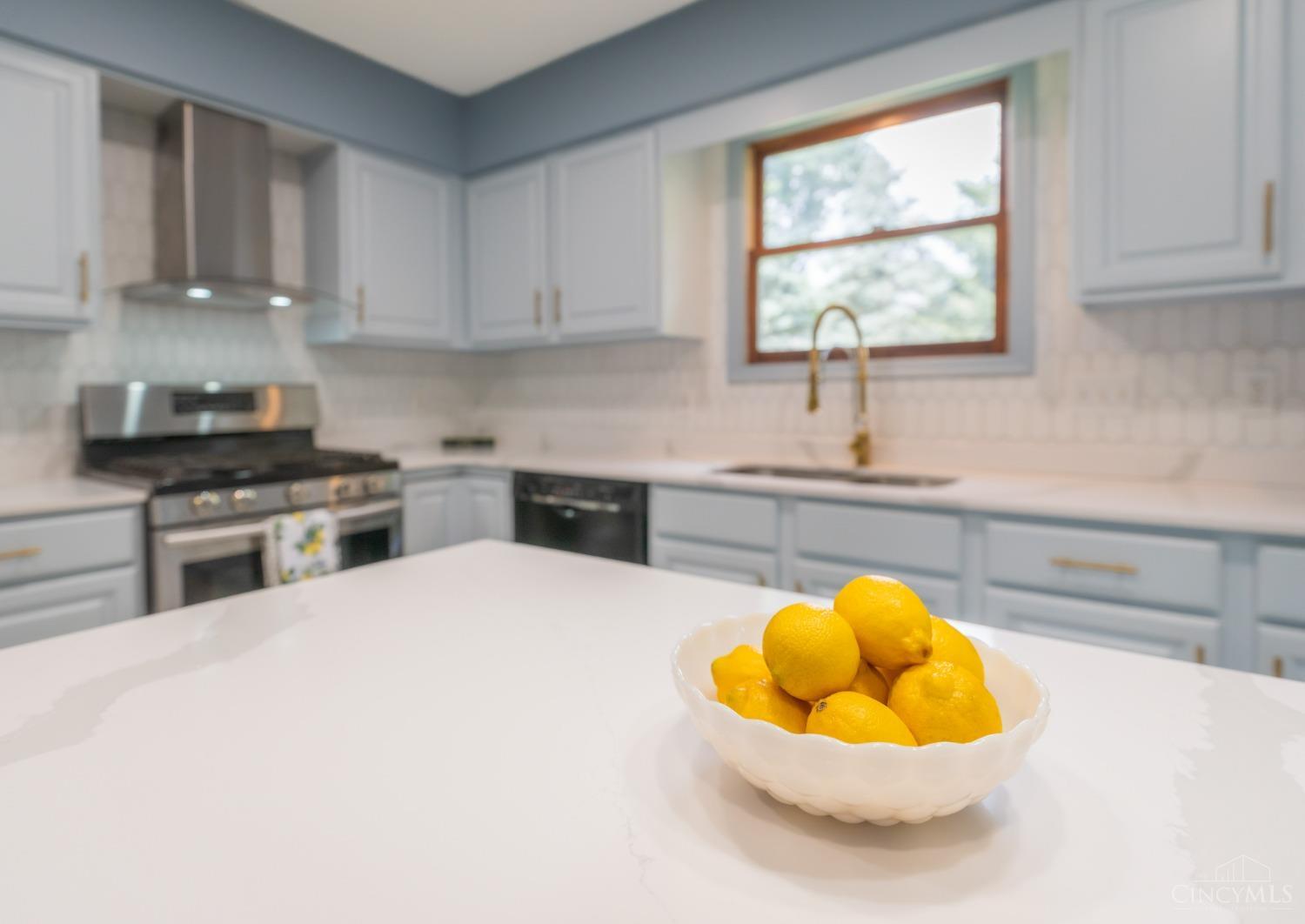 7878 Stoneleigh Lane