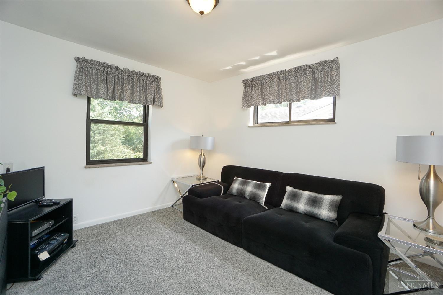 1783 Tuxworth Avenue