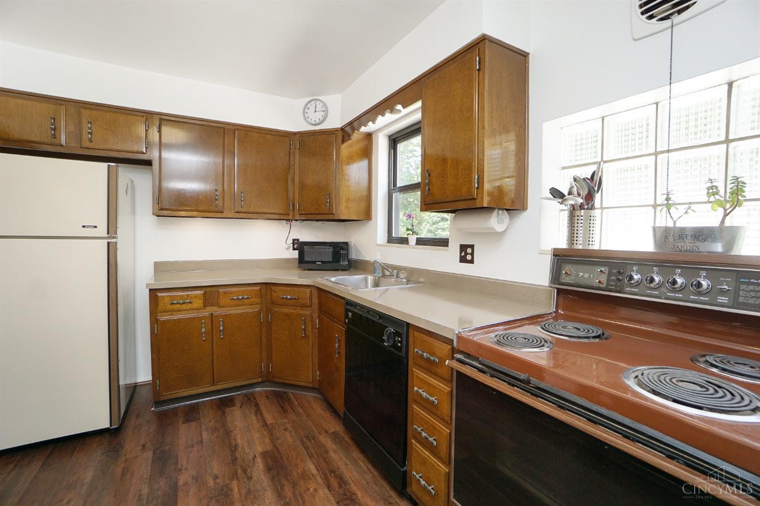 1783 Tuxworth Avenue