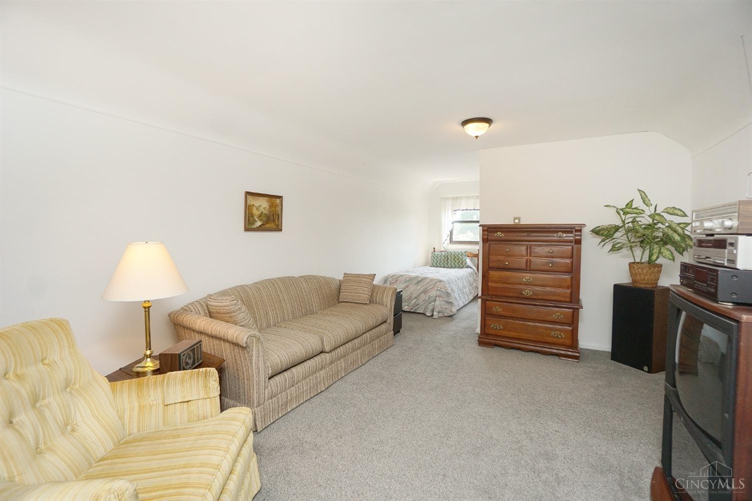 1783 Tuxworth Avenue