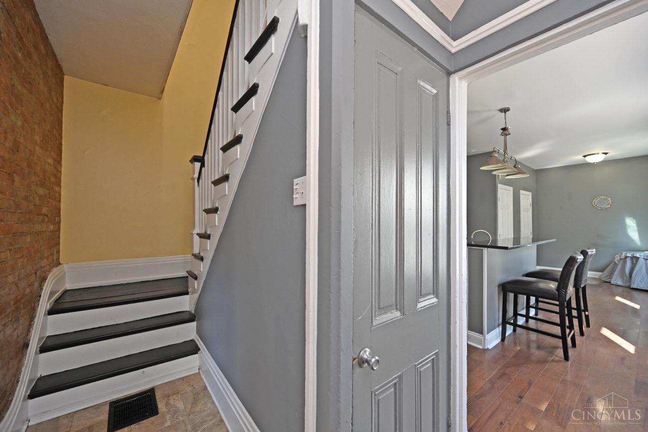 516 E Twelfth Street