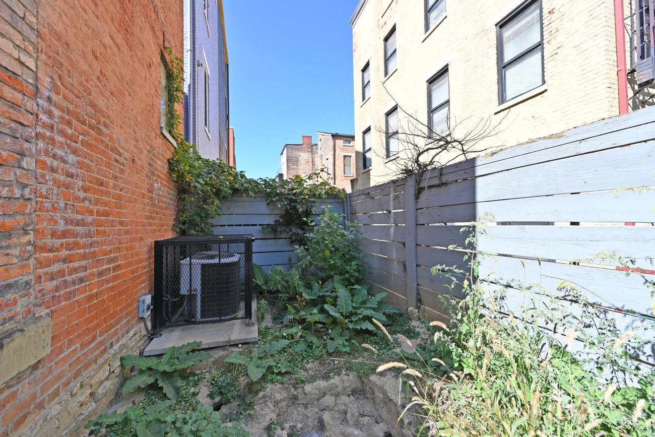 516 E Twelfth Street