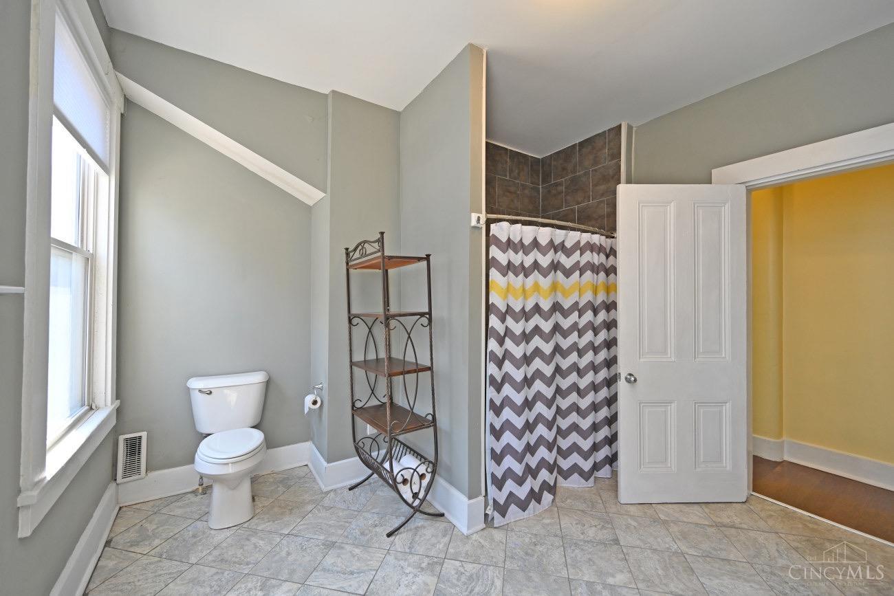 516 E Twelfth Street