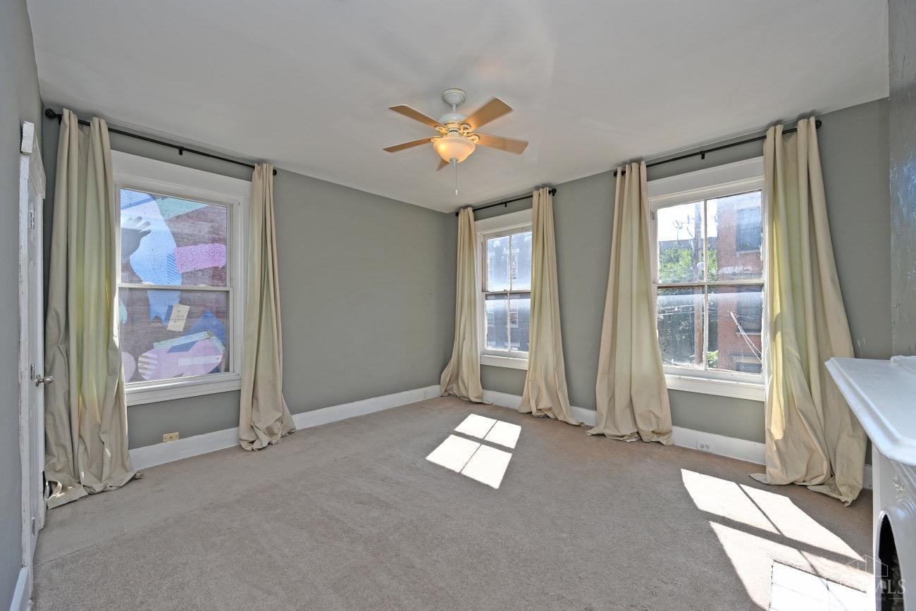 516 E Twelfth Street