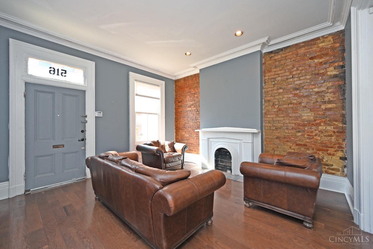 516 E Twelfth Street