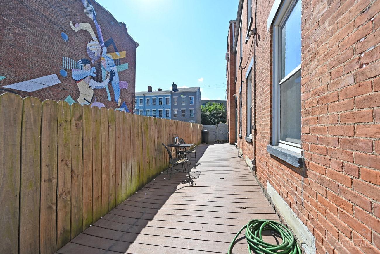 516 E Twelfth Street