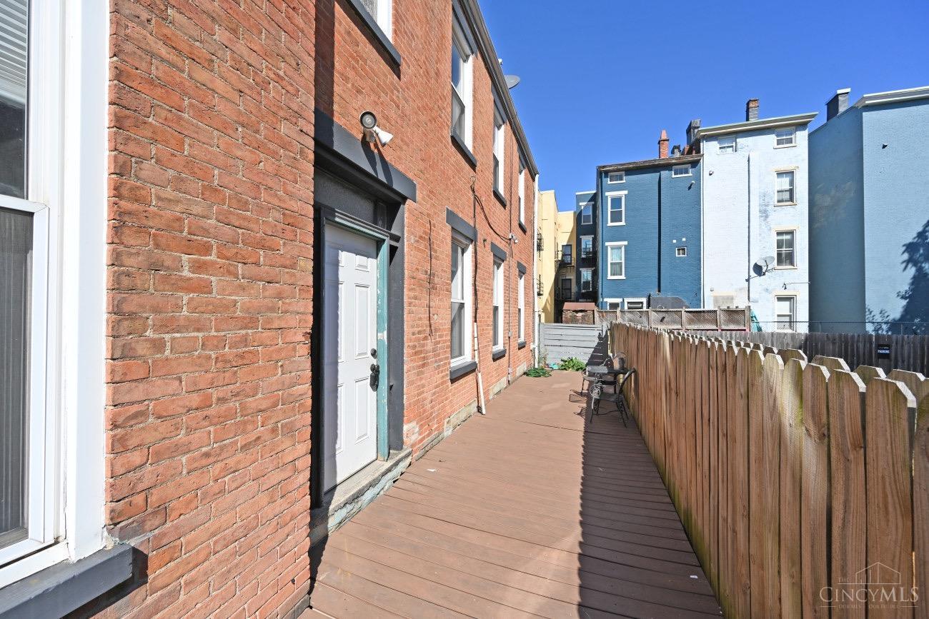 516 E Twelfth Street