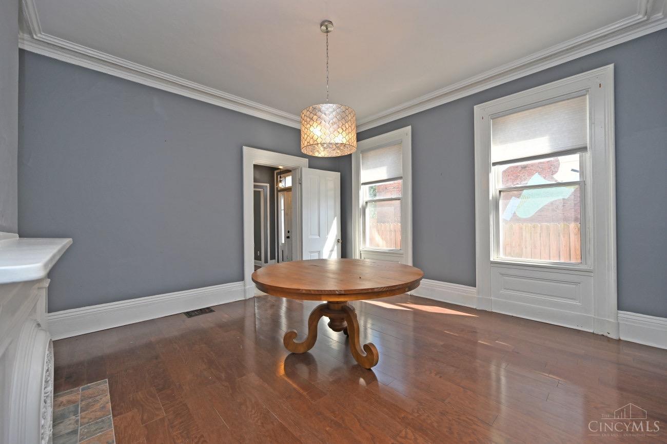 516 E Twelfth Street