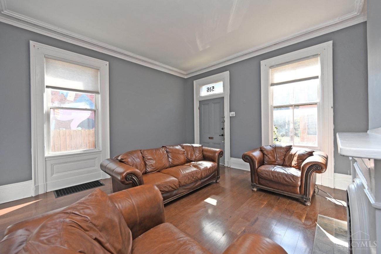 516 E Twelfth Street