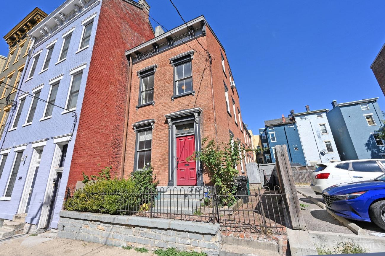 516 E Twelfth Street