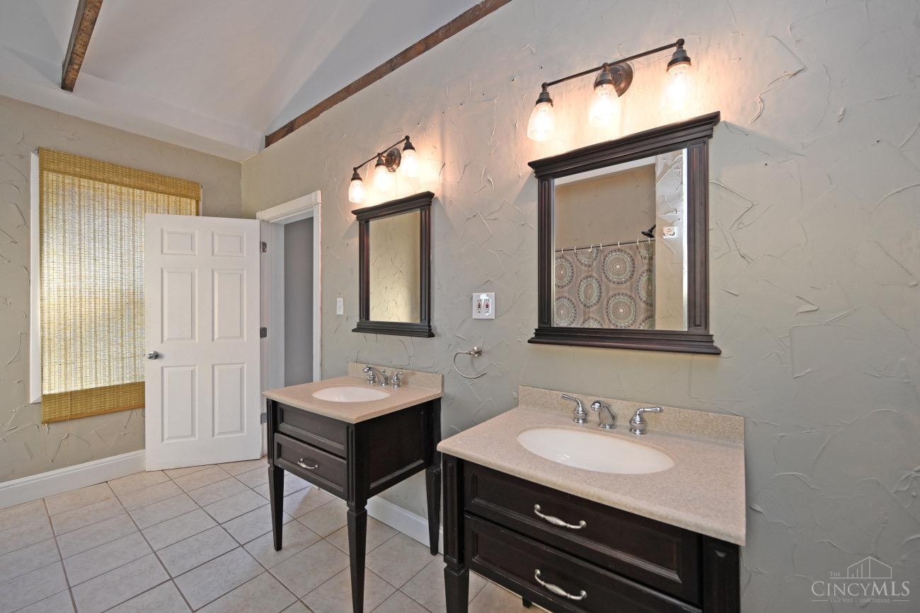 516 E Twelfth Street