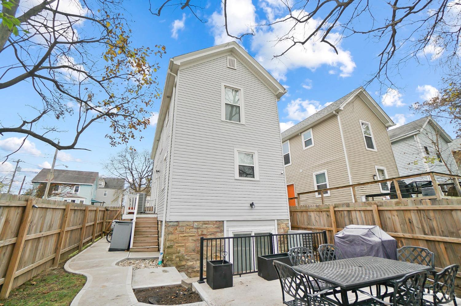 1656 Jonathan Avenue