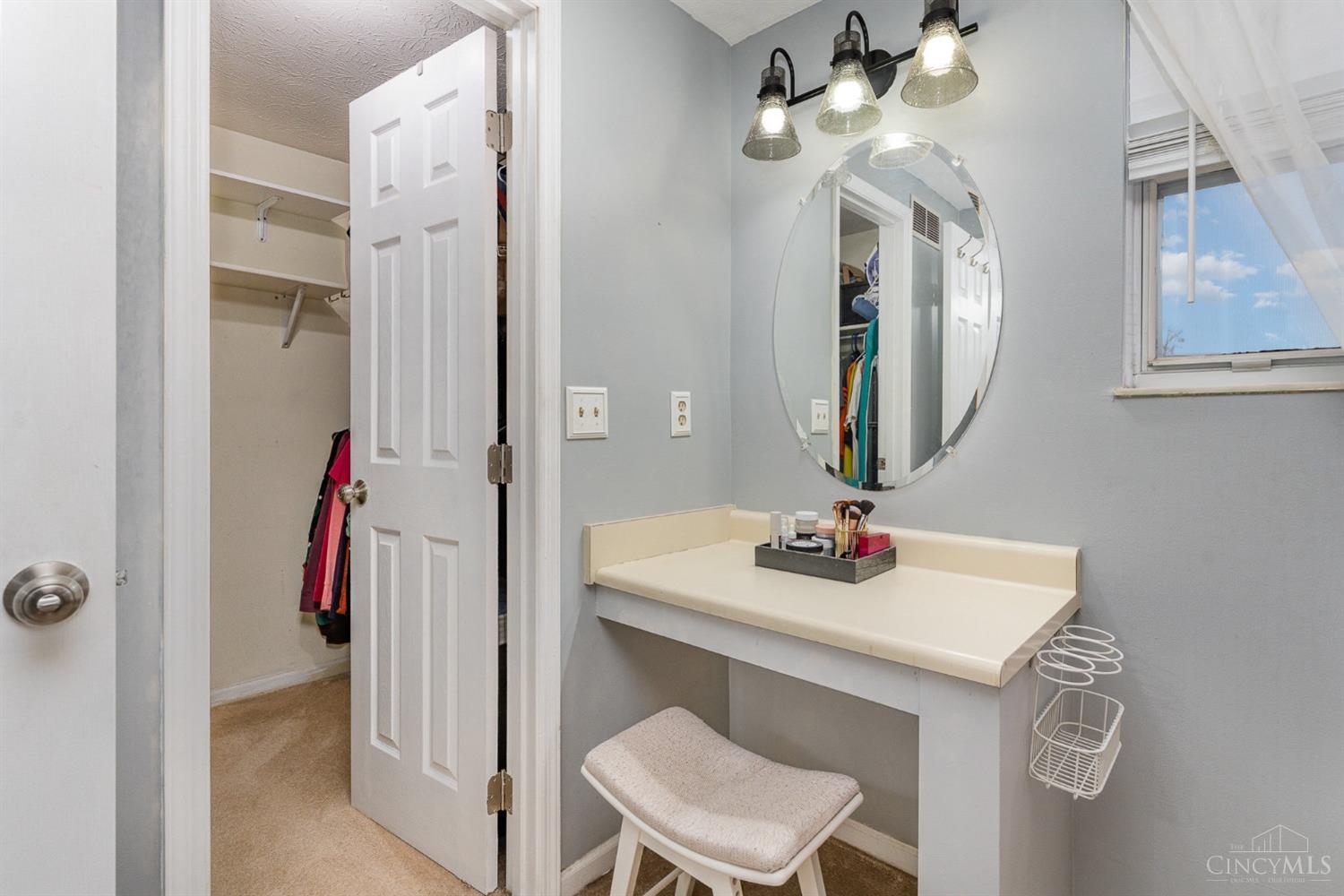 4917 Alvernovalley Court