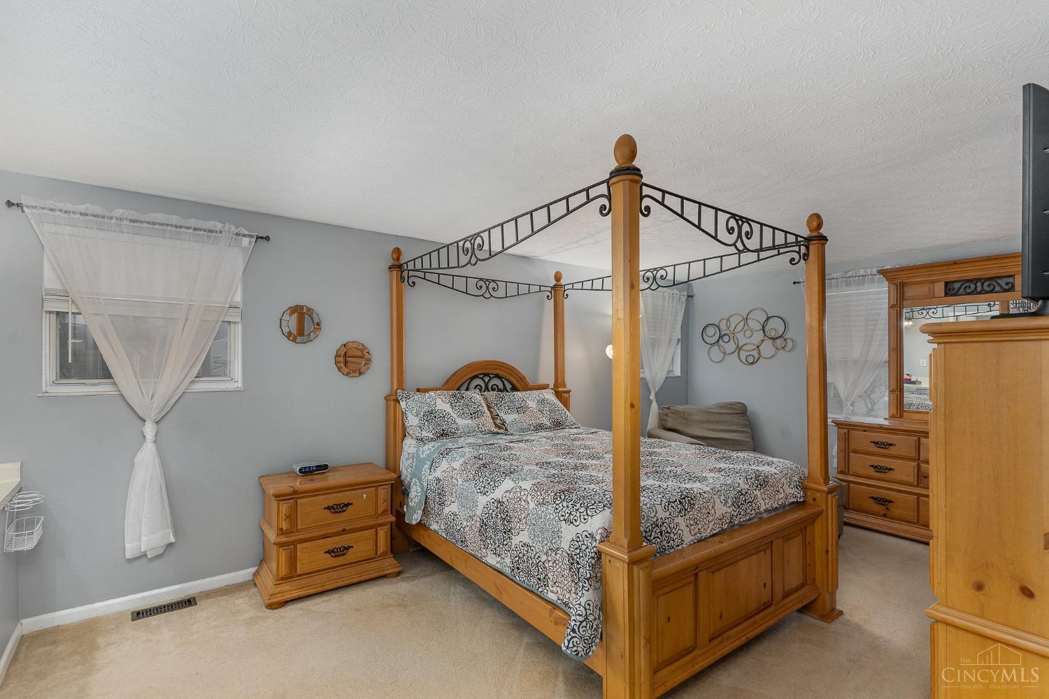 4917 Alvernovalley Court