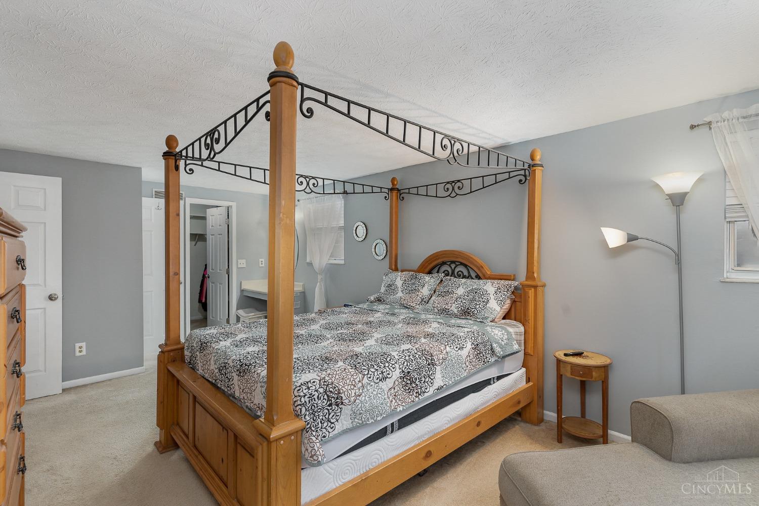 4917 Alvernovalley Court