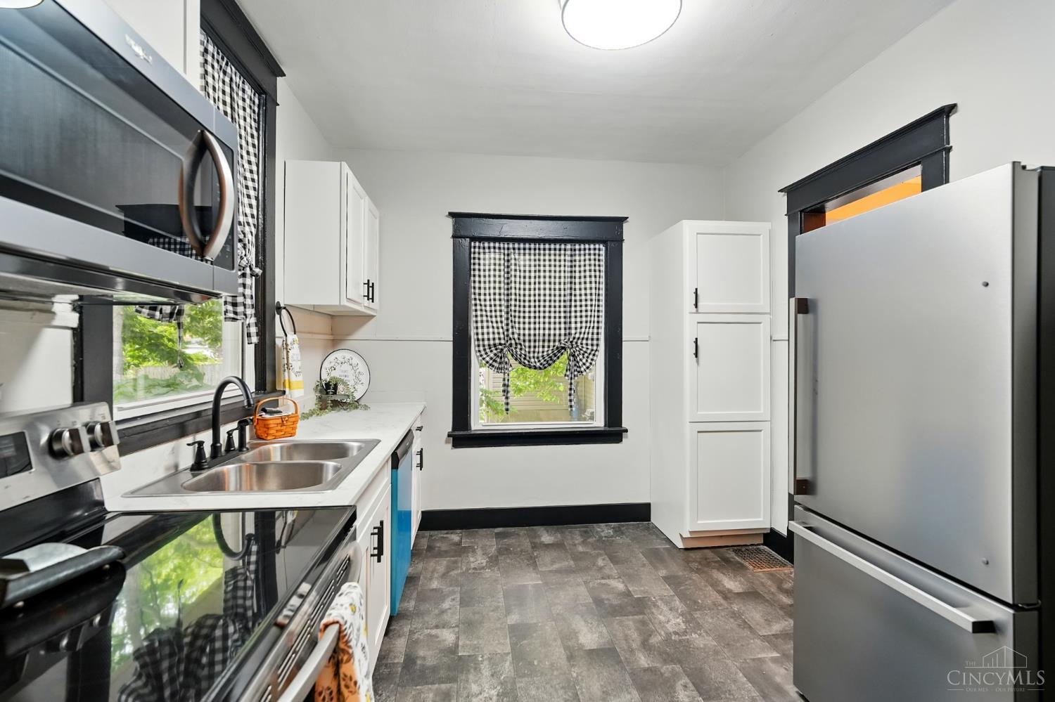 707 Fifteenth Avenue