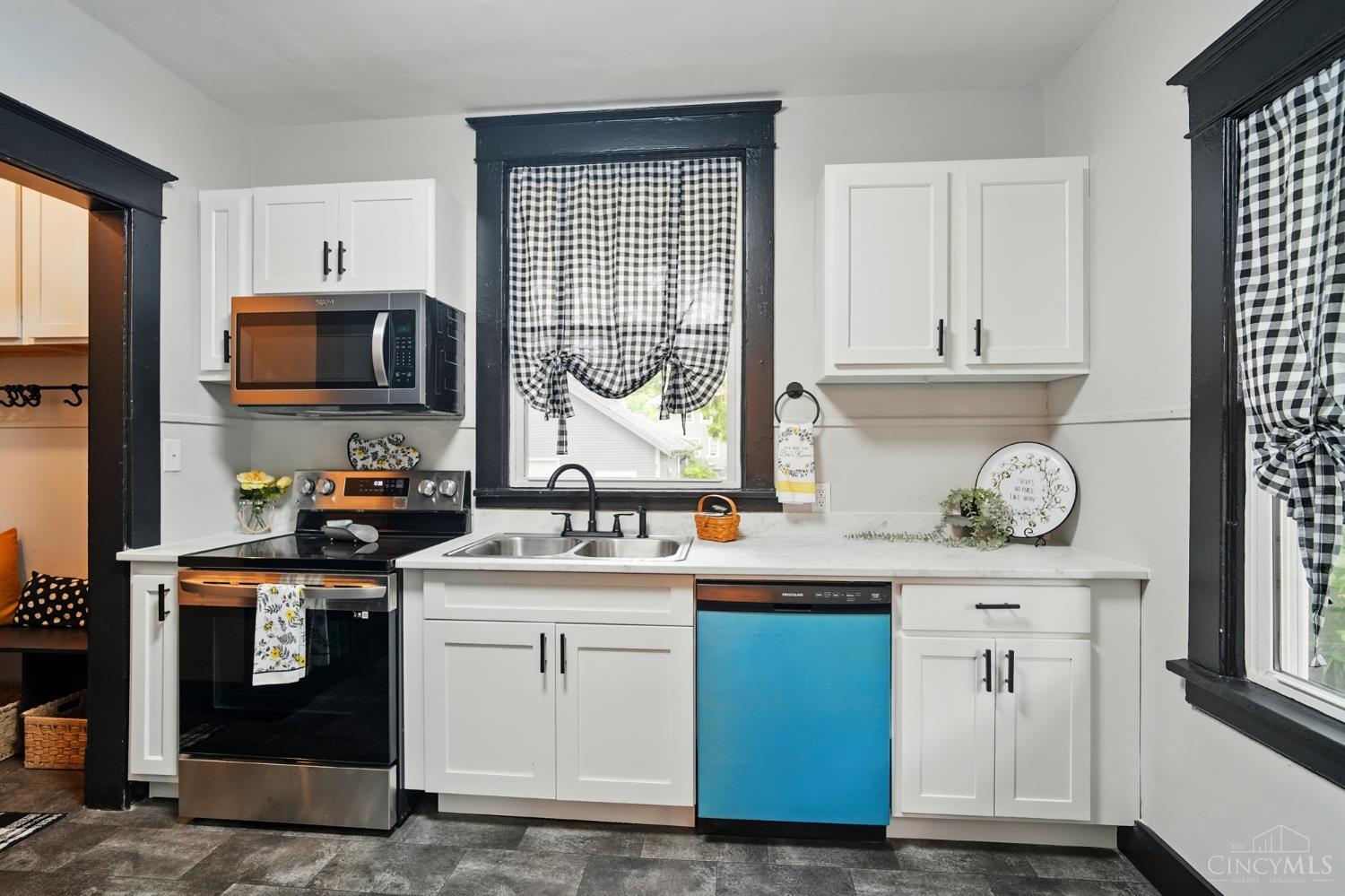 707 Fifteenth Avenue