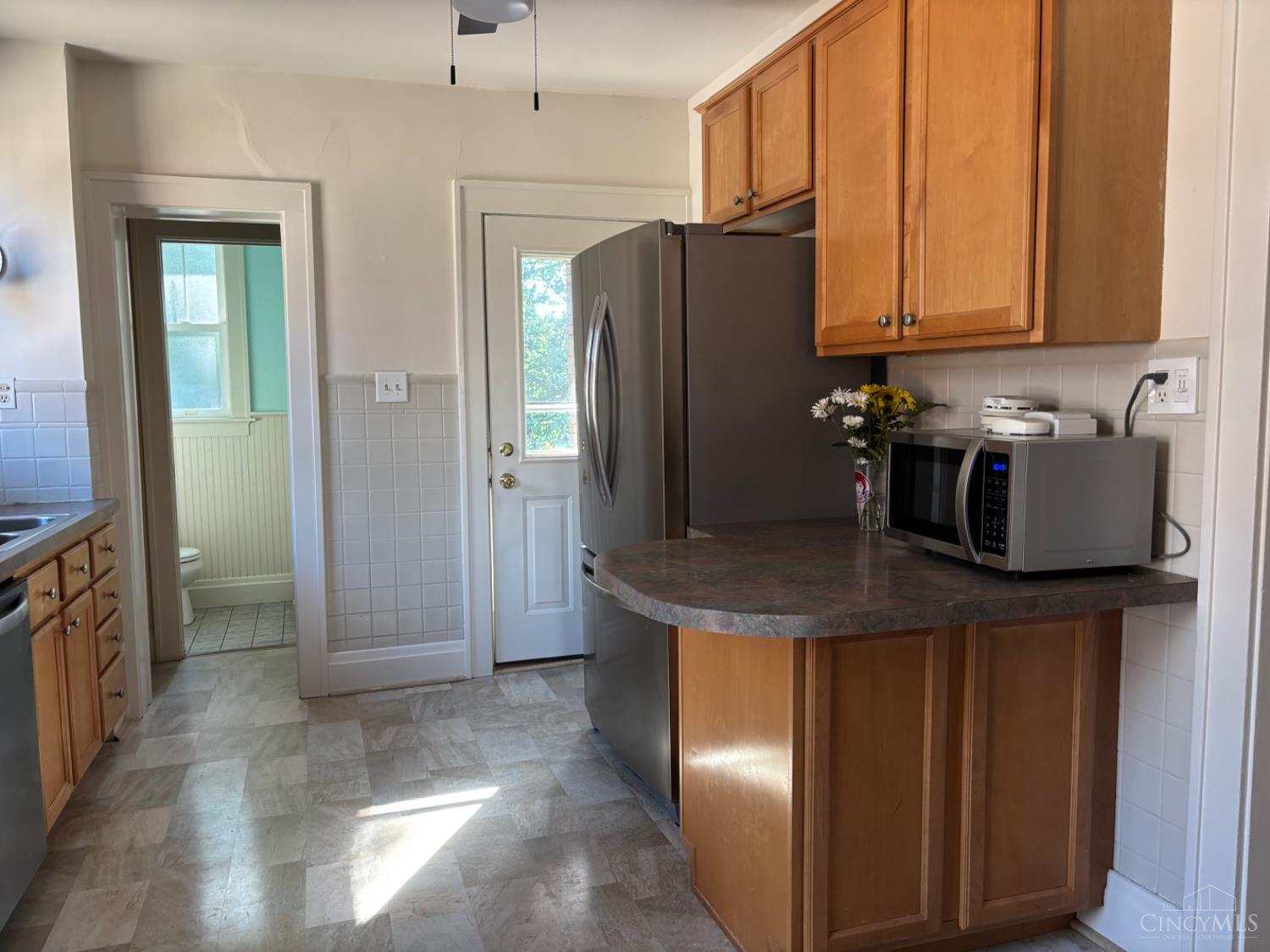 3832 Meyerfeld Avenue