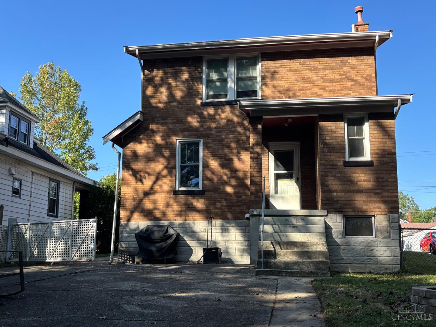 3832 Meyerfeld Avenue