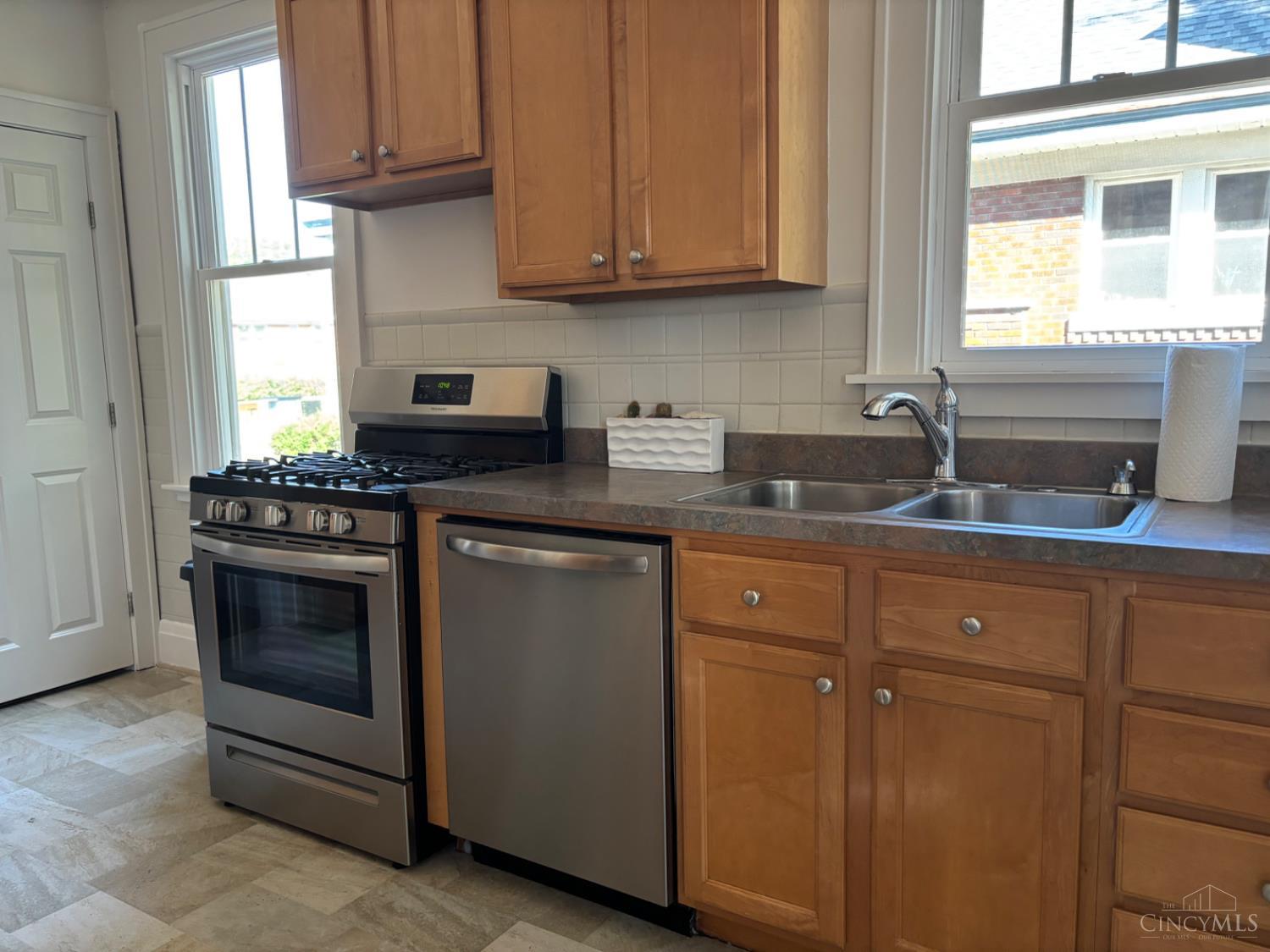 3832 Meyerfeld Avenue