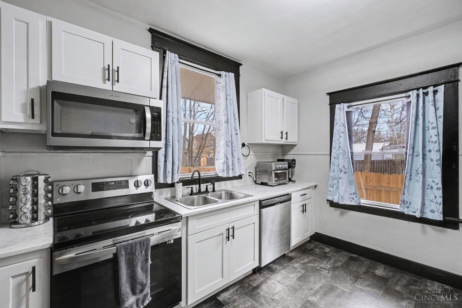 707 Fifteenth Avenue