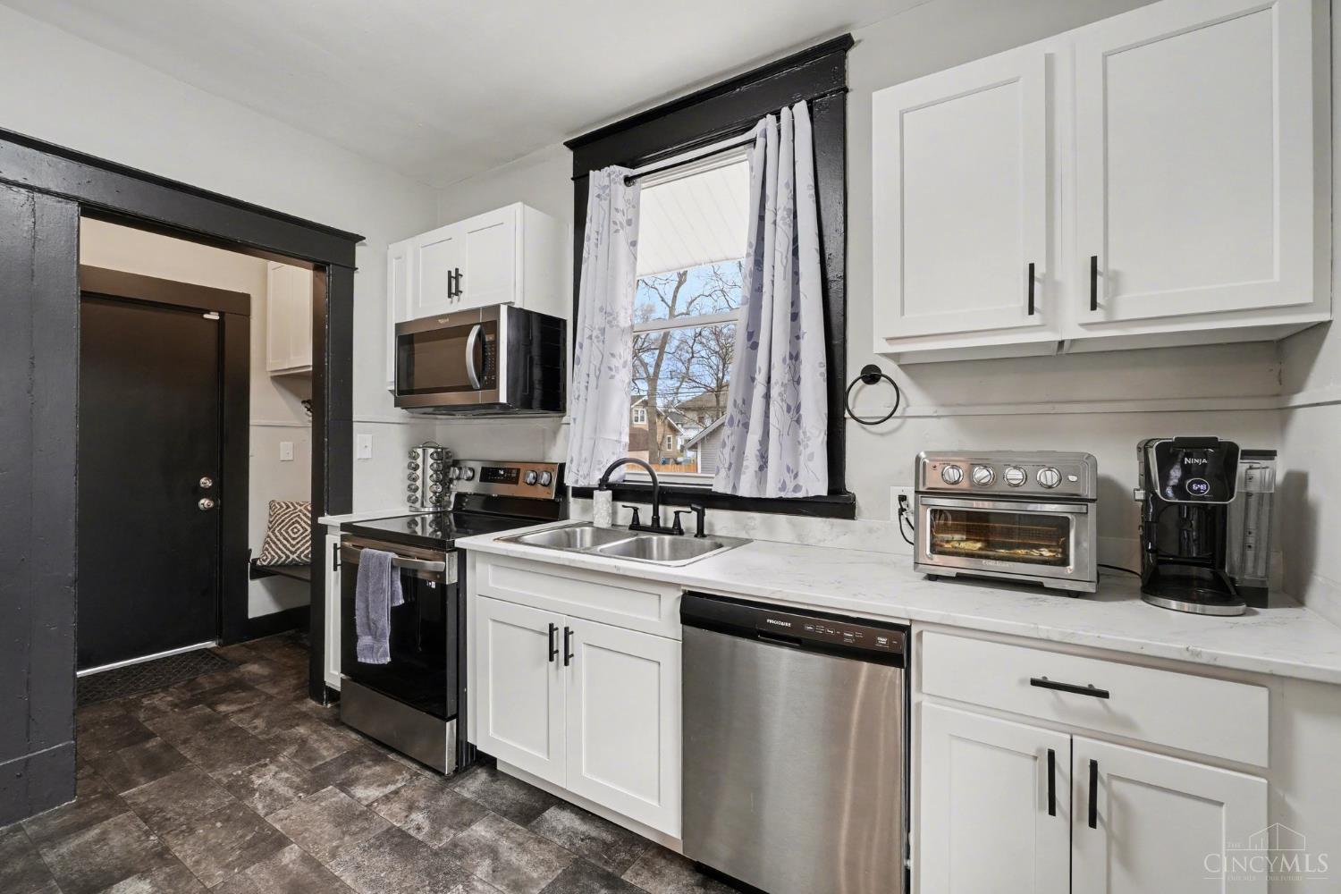 707 Fifteenth Avenue