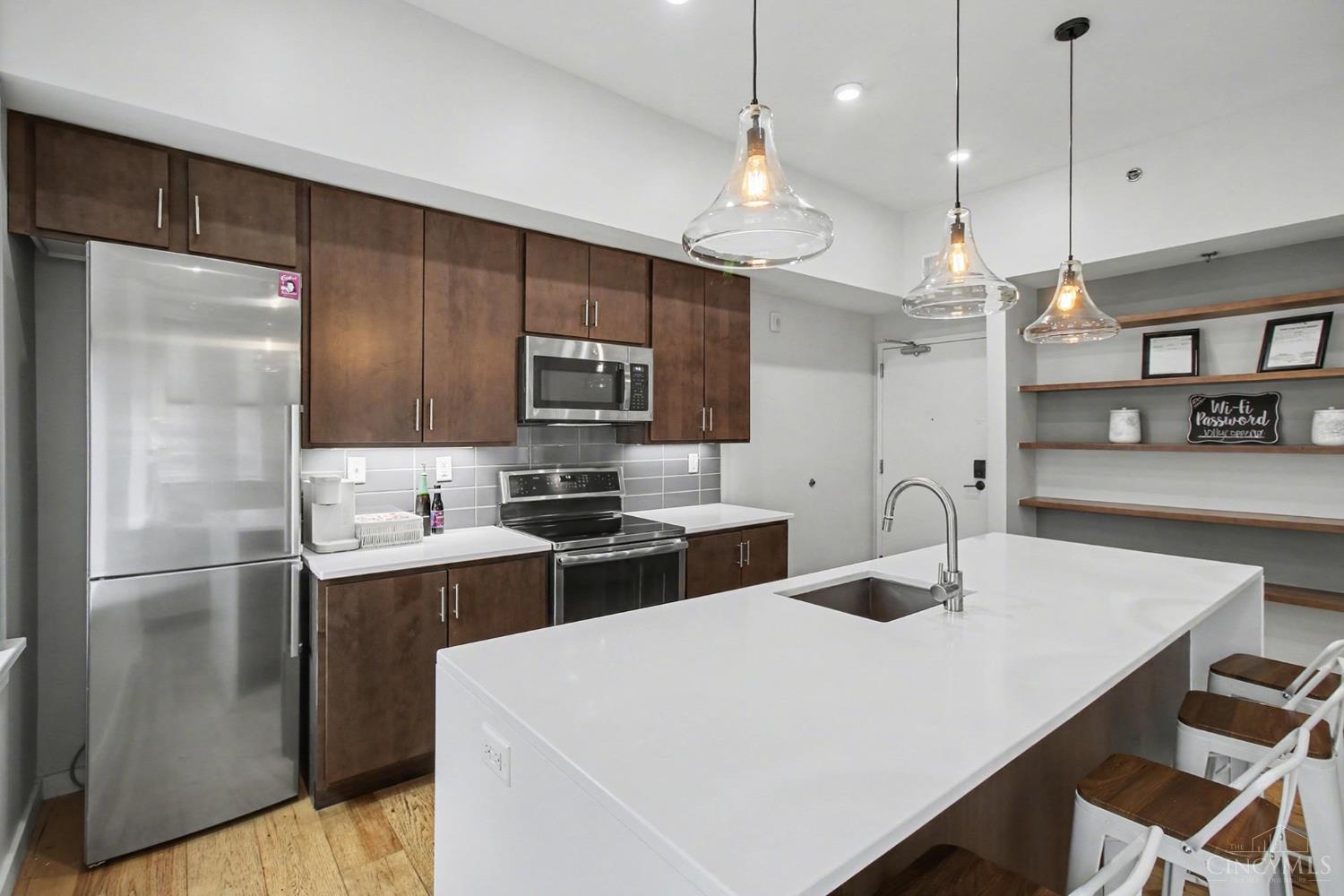 35 E 13th Street 202