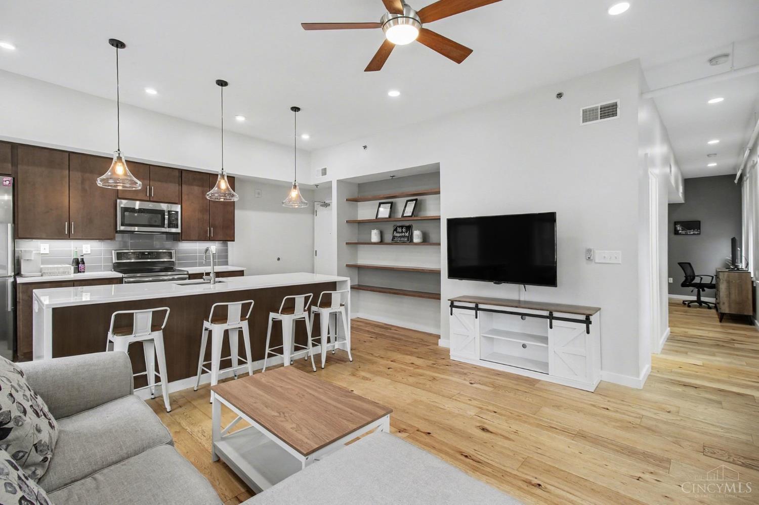 35 E 13th Street 202