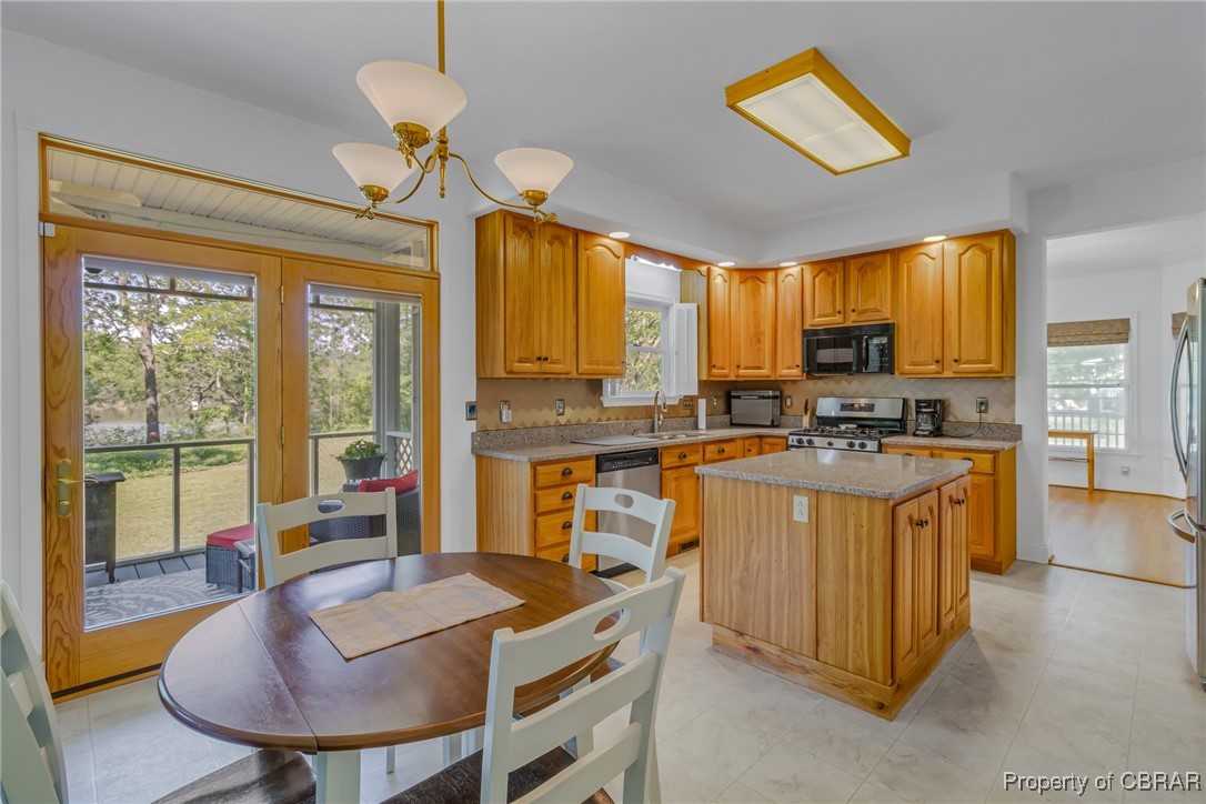 457 Scenic Dr