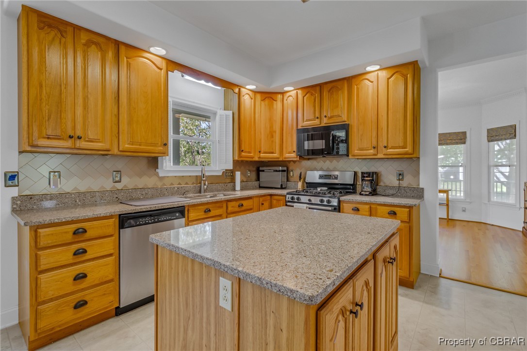 457 Scenic Dr