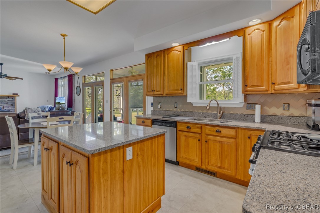 457 Scenic Dr