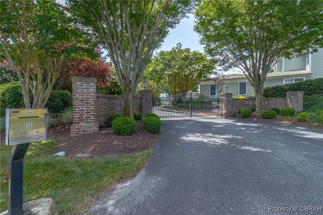 84 West Bay Dr