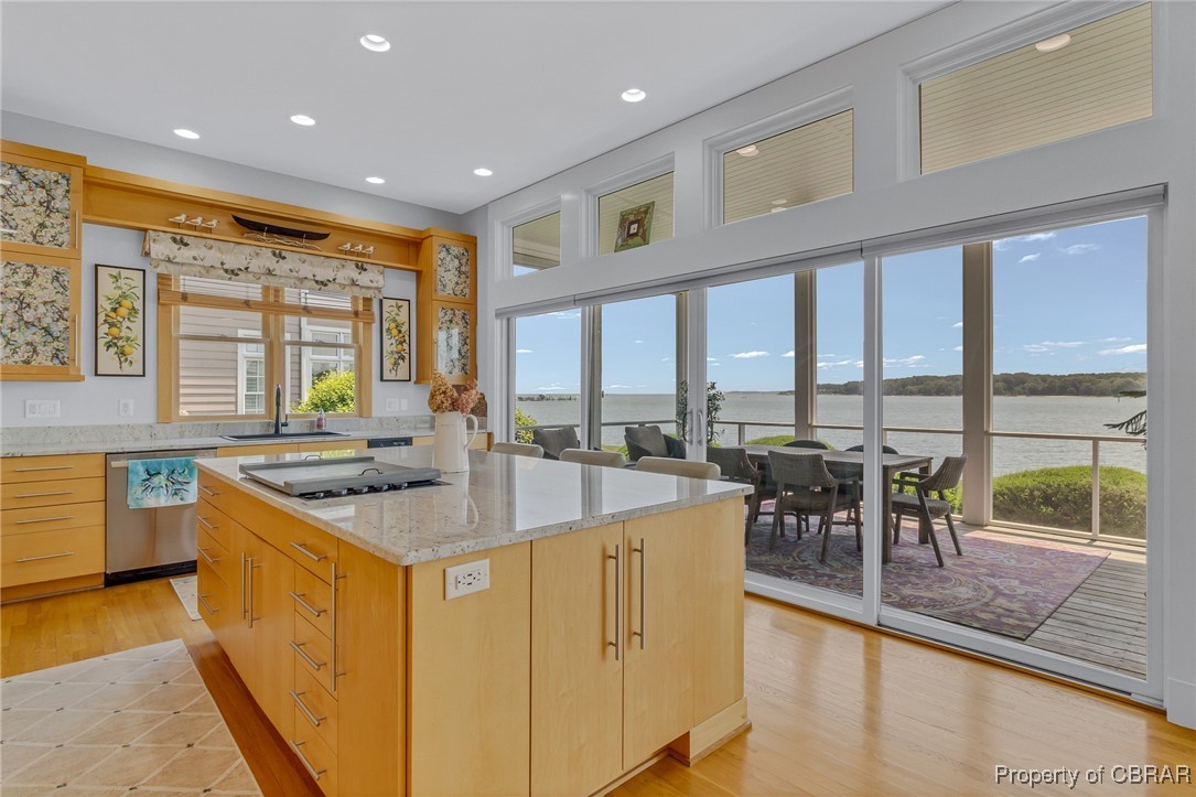 84 West Bay Dr