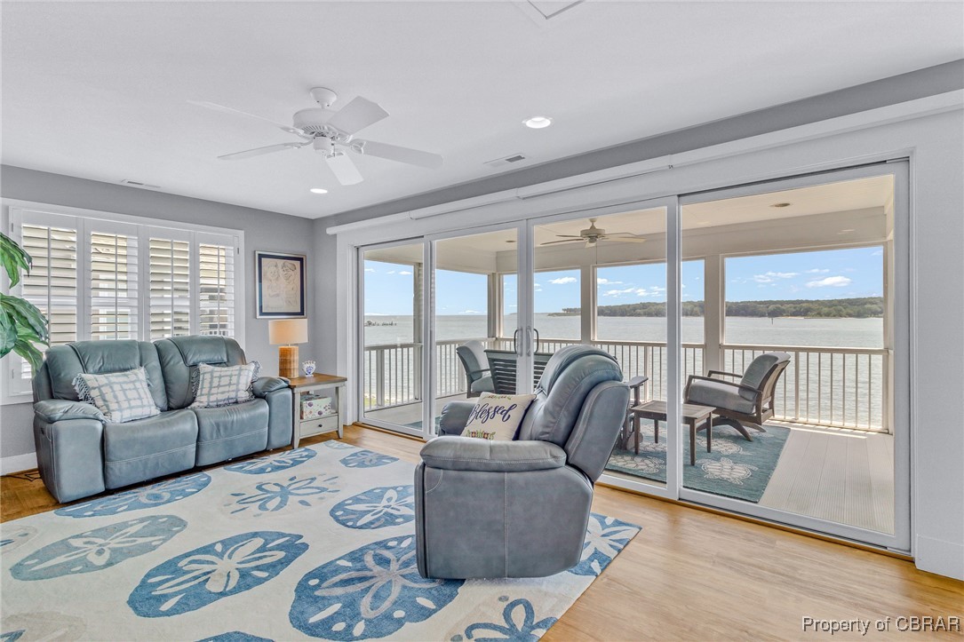 84 West Bay Dr