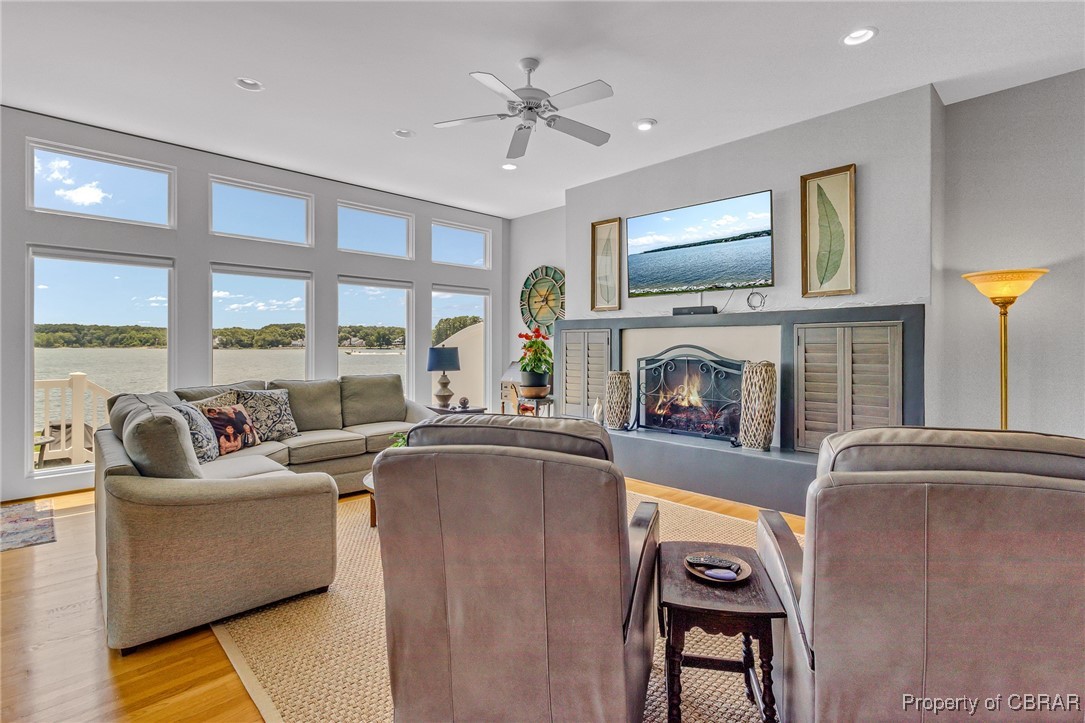 84 West Bay Dr
