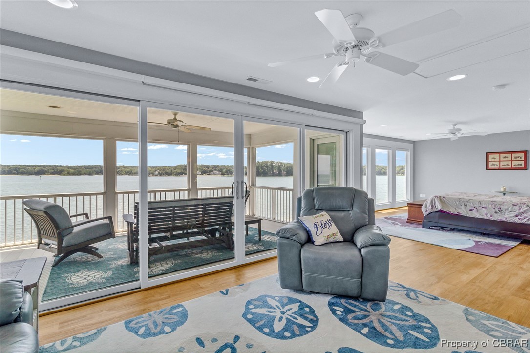 84 West Bay Dr