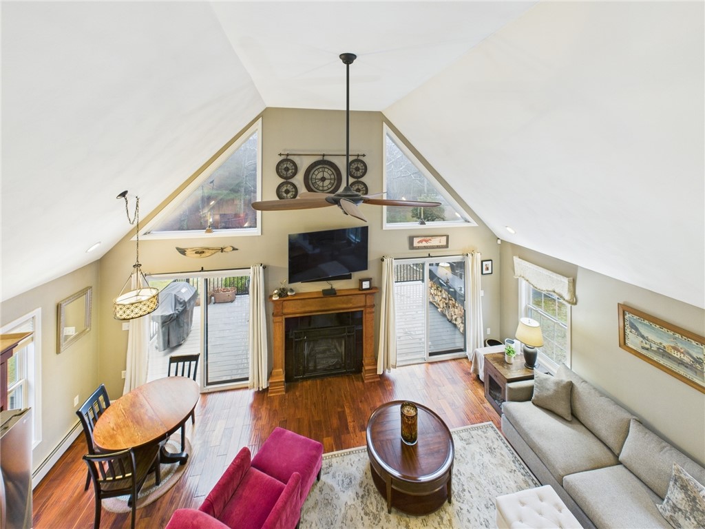 92 Black Plain Road