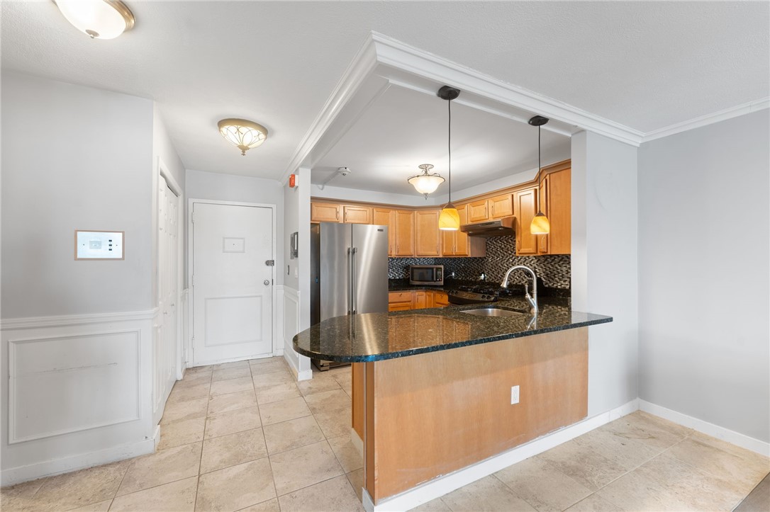 752 Quaker Lane B108