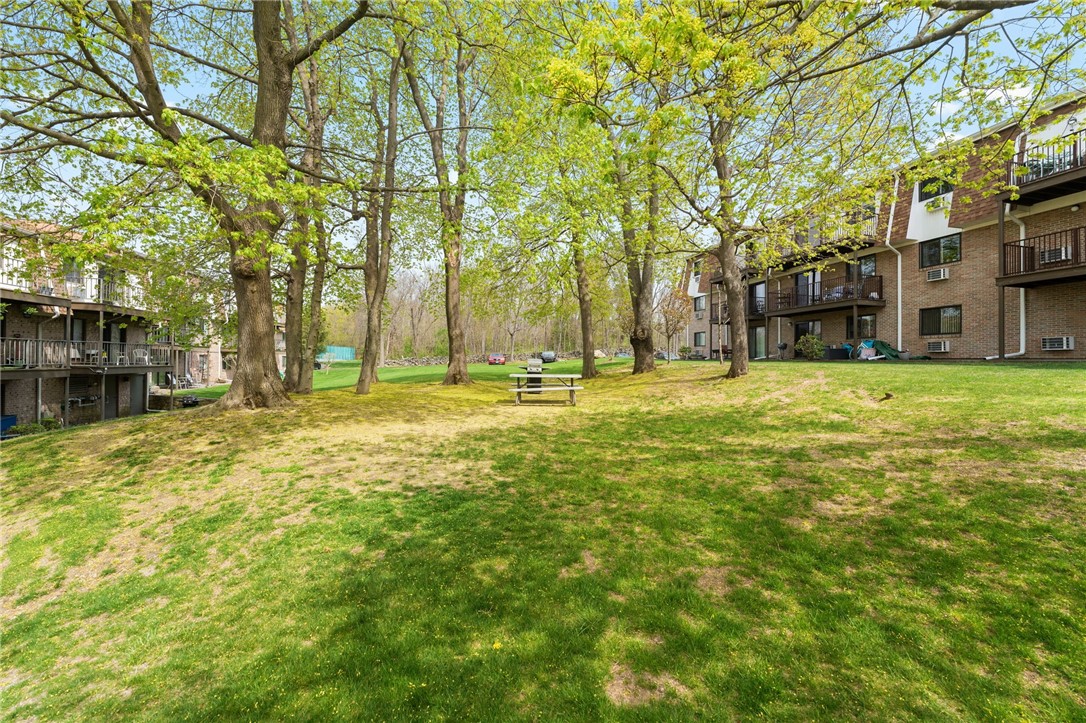 752 Quaker Lane B108