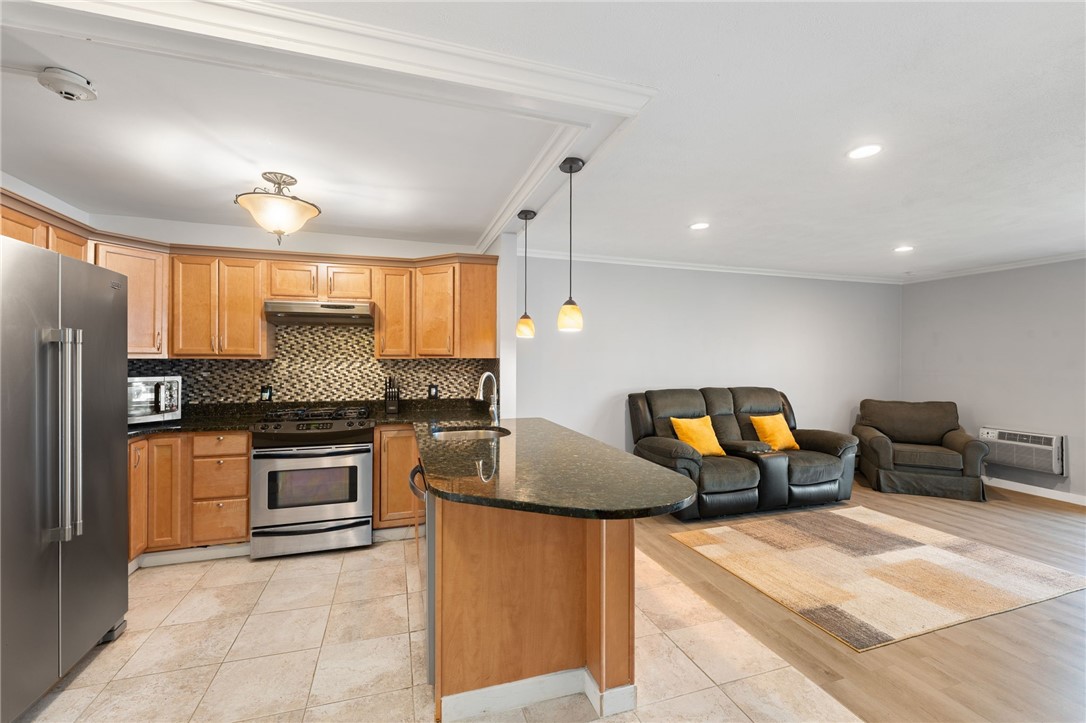 752 Quaker Lane B108