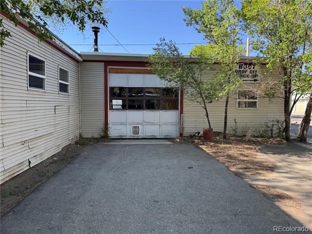 211 Oak Street