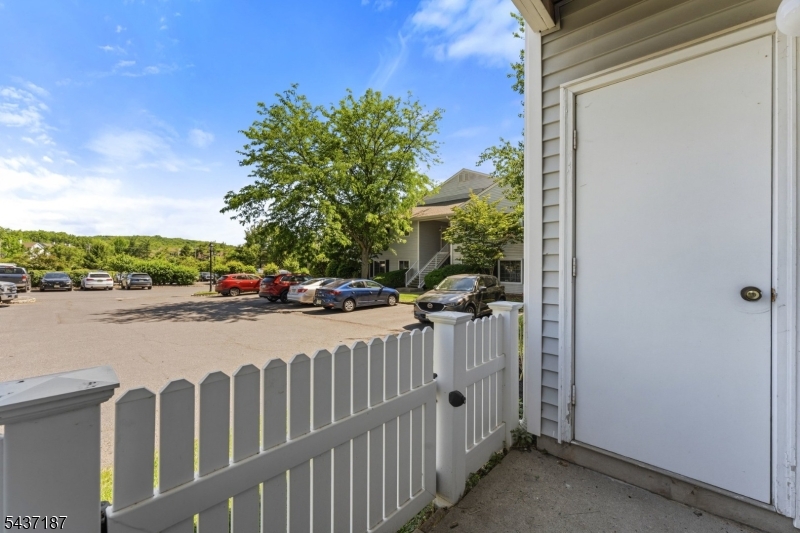 39 Lark Spur Court