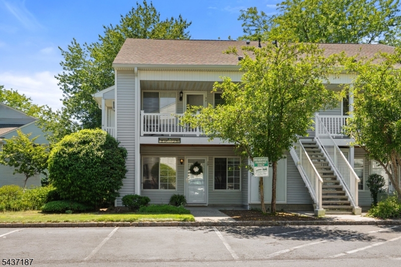 39 Lark Spur Court