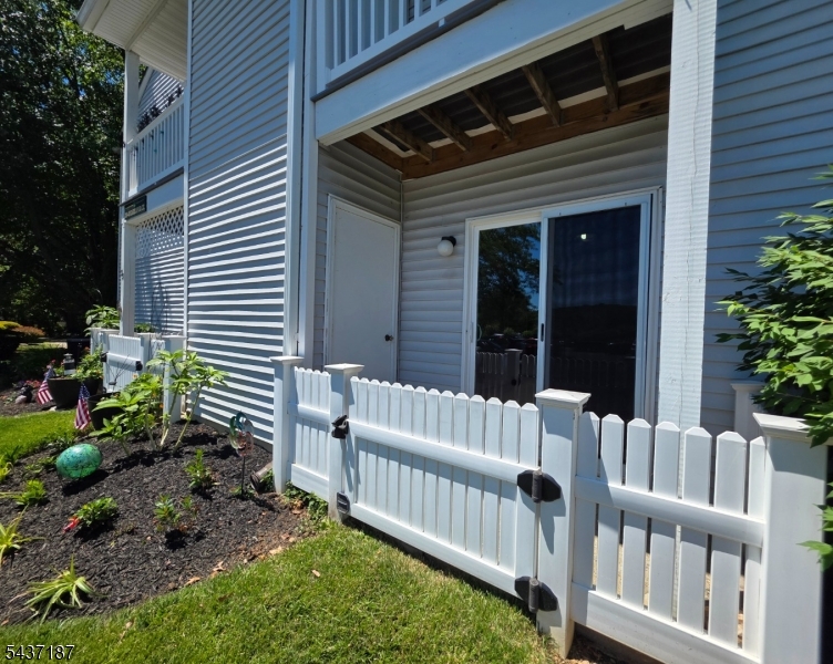 39 Lark Spur Court