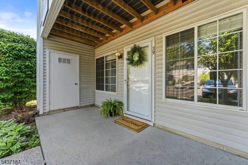 39 Lark Spur Court
