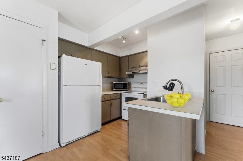 39 Lark Spur Court