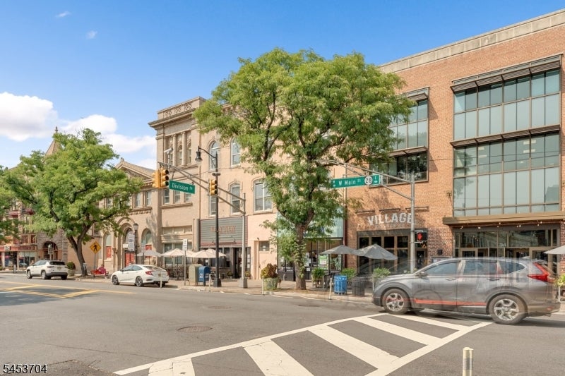 62-64 W Main St 204