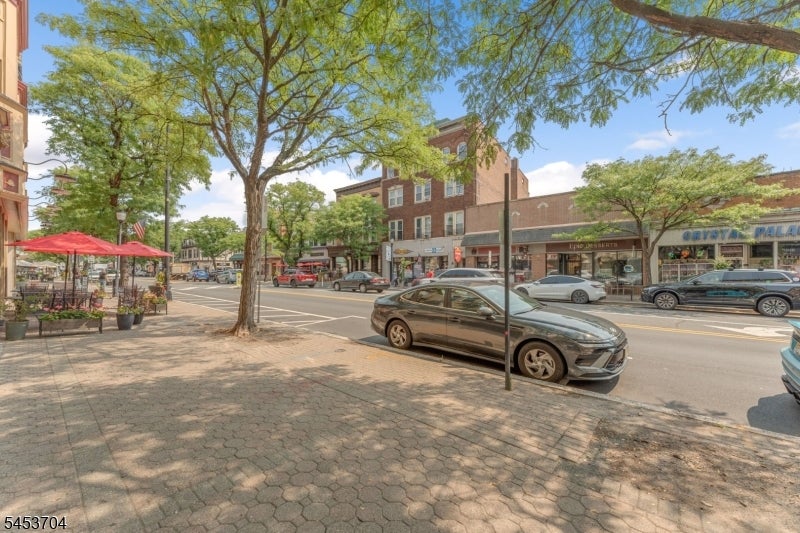 62-64 W Main St 204
