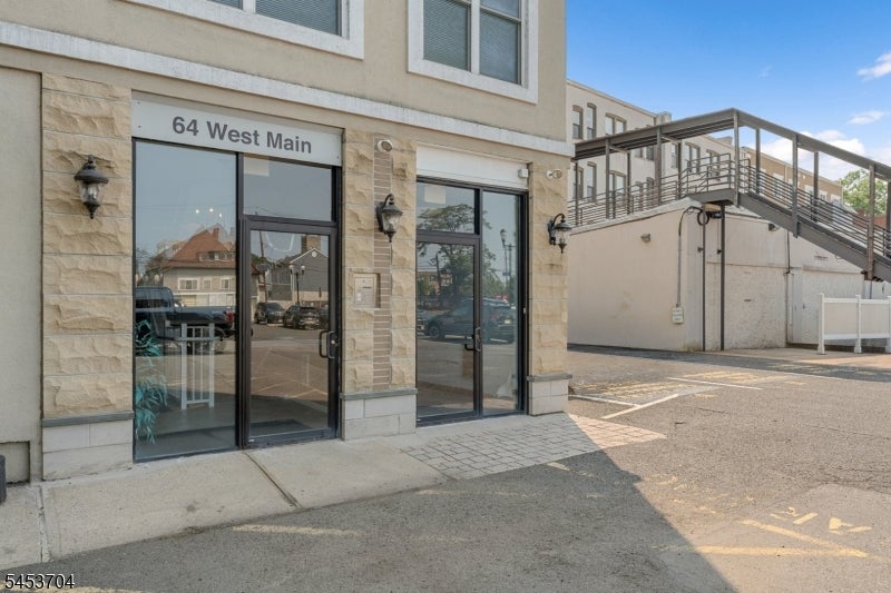 62-64 W Main St 204