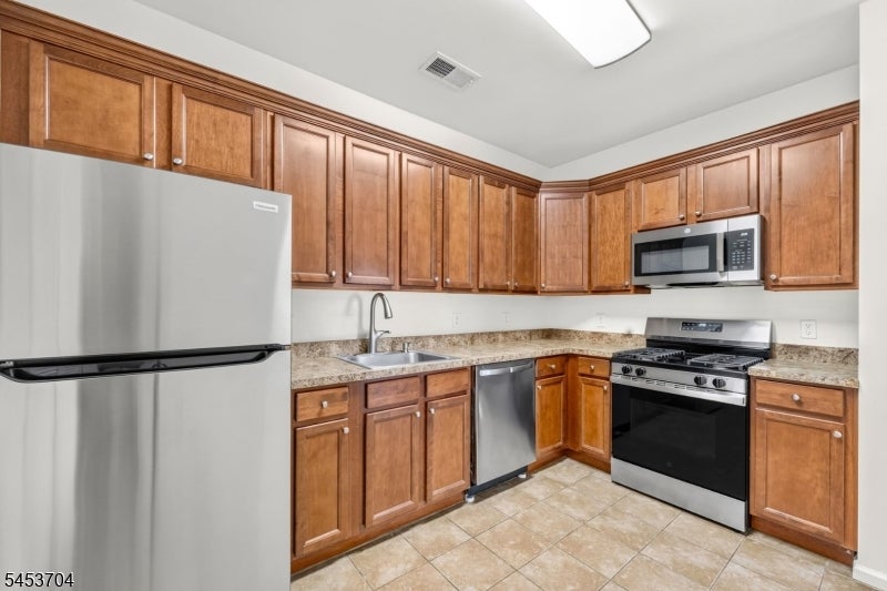 62-64 W Main St 204